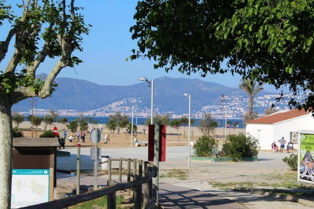 הוילה אמפוריבראבה A16-Casa Con Barbacoa En La Playa מראה חיצוני תמונה